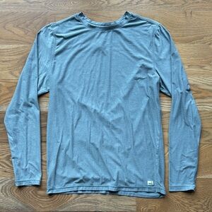 Vuori Men's Green Long Sleeve Shirt